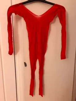 New Shein Punainen fishnet-puku