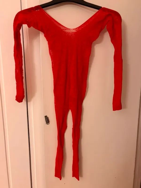 New Shein Punainen fishnet-puku