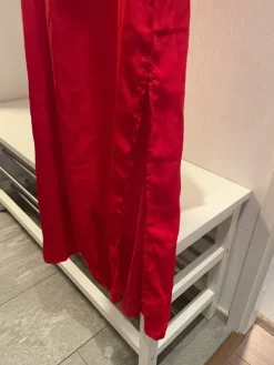 Missguided Maternity Punainen äitiysmekko