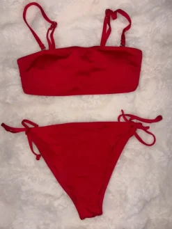 Outlet Punaiset bikinit