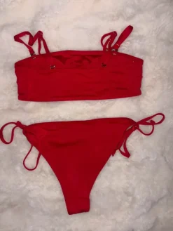 Outlet Punaiset bikinit
