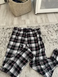 Sale entiedä Pyjamahousut