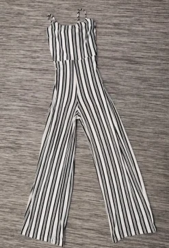 Outlet Stradivarius Raidallinen jumpsuit