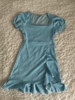 Outlet LCW Raidallinen mekko