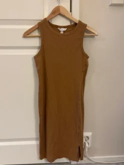 New H&M Mama Raskausmekko