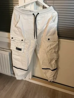 Online FB Sister Reisitaskuhousut