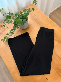 New H&M Rennot siistit housut