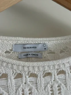New Reserved valkoinen neulepaita