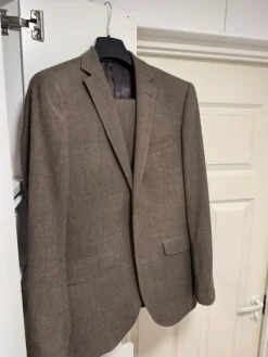 Online Riley Shelby men’s suit