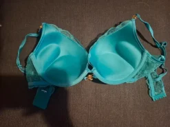 Online New Yorker Rintaliivit