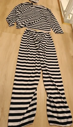 Outlet No Label Rosvoasut 2kpl