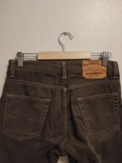 Mario melileo & co Ruskeat farkut