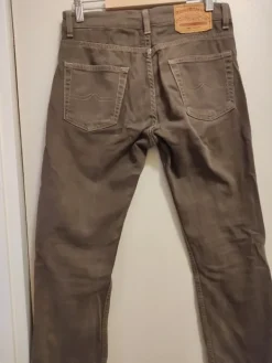 Mario melileo & co Ruskeat farkut