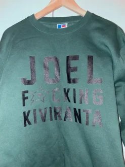 Russell kollegepaita