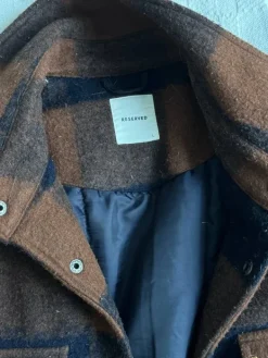 Outlet Ruudullinen talvitakki