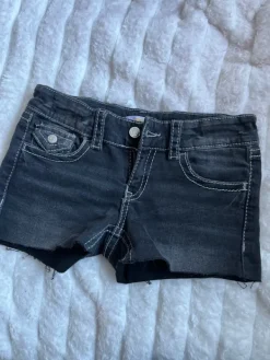 New Gina Tricot Mini 2000s jean shorts