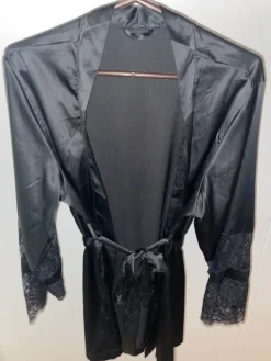 New Satiini aamutakki