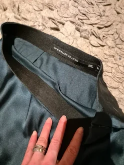 New The black label collection Satiinihame