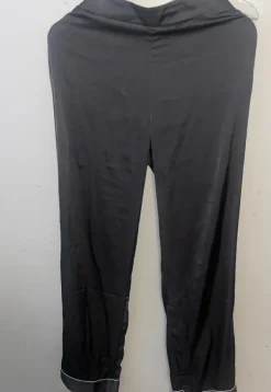 New Bik Bok Satiinipyjama