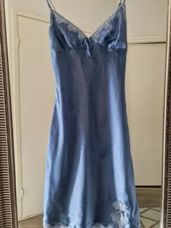 Sale H&M Satiiniyöpaita