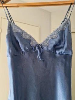 Sale H&M Satiiniyöpaita