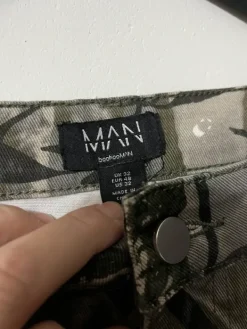 Discount BoohooMAN Scene housut