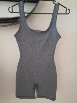 Outlet Stay in place Shortsihaalari