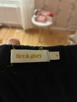 Discount Fire & Glory Shortsit