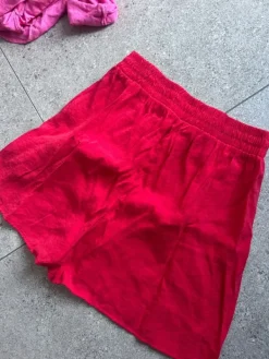 Hot Reserved Shortsit