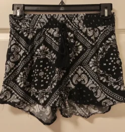 Discount FB Sister Shortsit