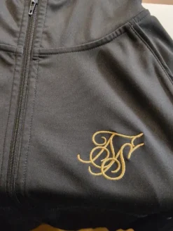 Online Siksilk verkkatakki / huppari