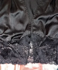 Outlet Silkkinen pitsipaita