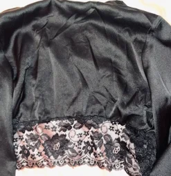 Outlet Silkkinen pitsipaita