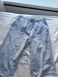 Hot LMTD sinivalkoiset yöhousut