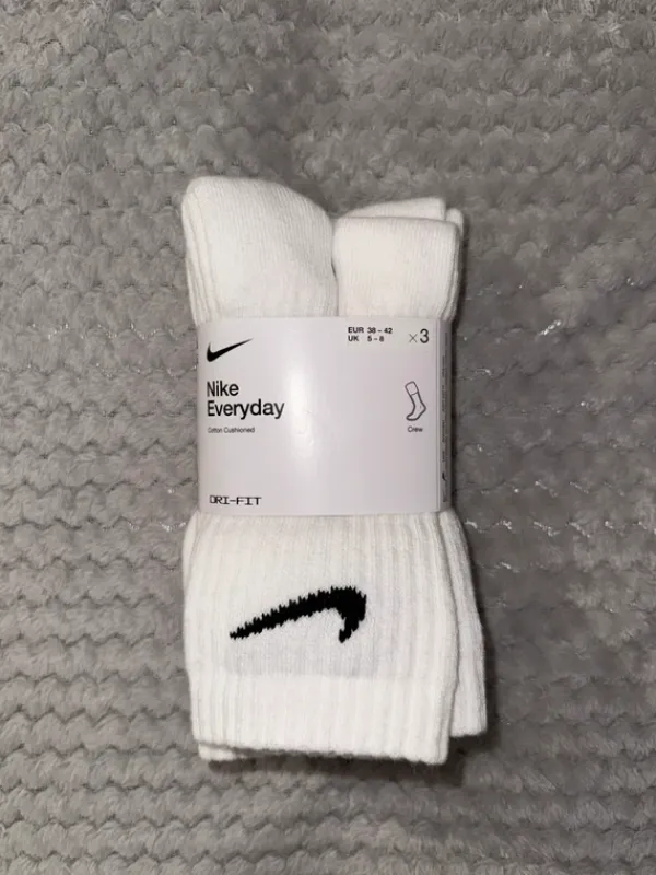 Clearance Nike Skarpetki . Rozmiar 38-42.