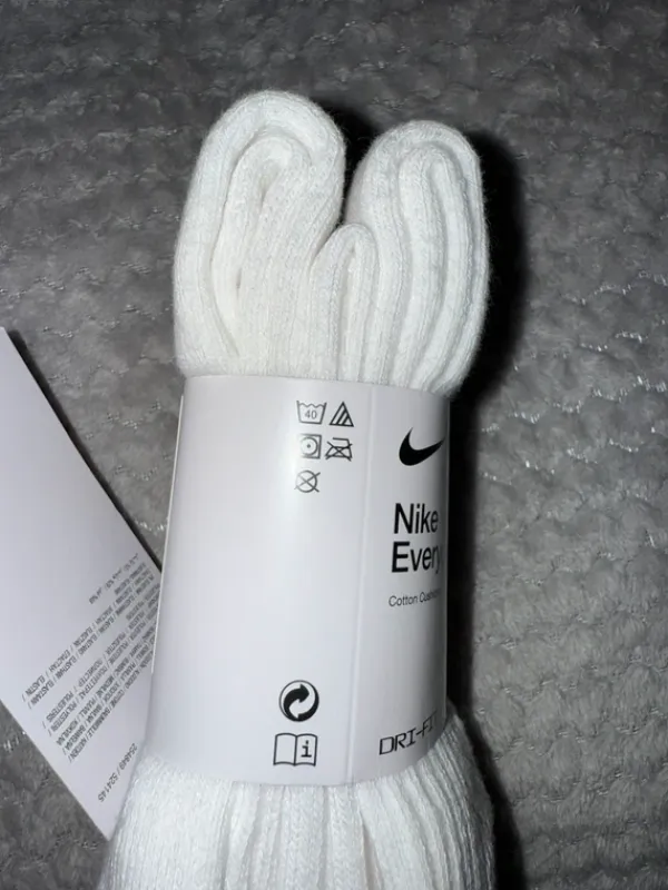 Clearance Nike Skarpetki . Rozmiar 38-42.