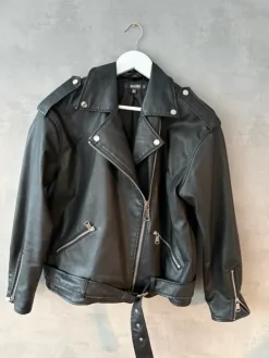 Sale Skinnjacka svart/ skórzana kurtka