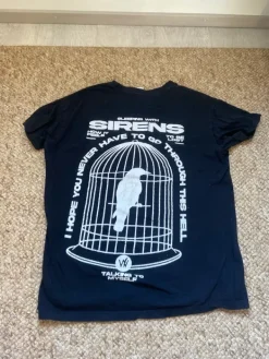 Best MERCH Sleeping with sirens t-paita M