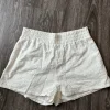 Outlet H&M Söpöt valkoiset shortsit