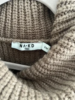 Outlet Stickad klänning