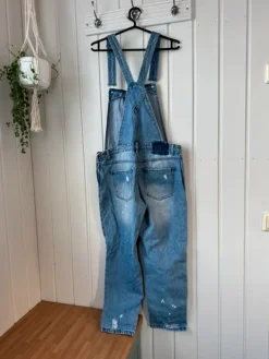 Discount Stradivarius denim overall