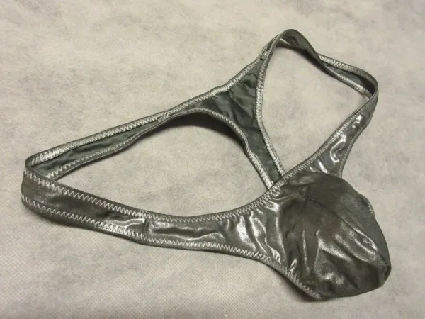 KriszSartoria String-malliset miesten uimahousut