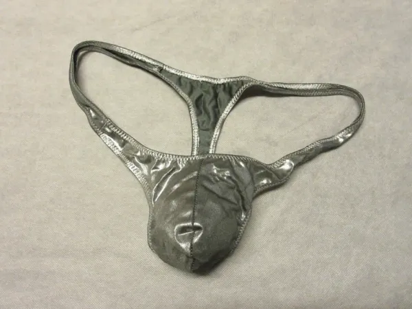 KriszSartoria String-malliset miesten uimahousut