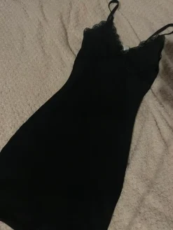 Online H&M sukienka z koronka