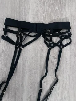 Outlet CENSORED Sukkanauhaliivit uusi, xs