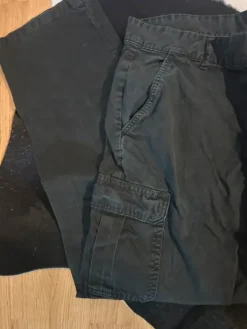 Outlet Urban Classics Suorat mustat tasku housut