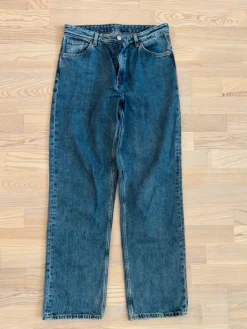 Clearance Monki Suorat siniset farkut