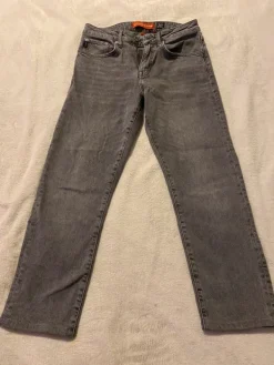 Outlet Superdry harmaat farkut