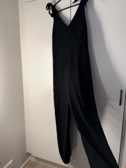 Discount Svart jumpsuit