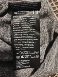 Outlet Tekninen äitiyspaita